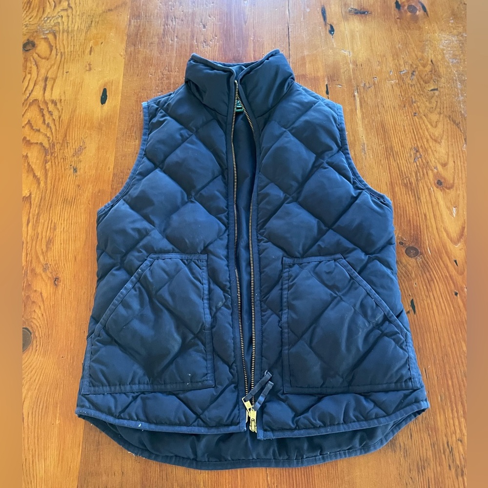 Navy J.Crew quilted vest- like new